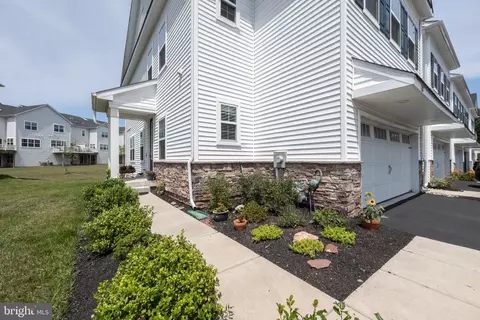 138 Knock Hill Dr, Royersford, PA 19468