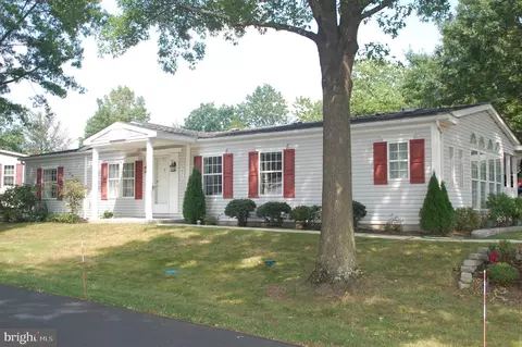 421 Westbury Dr, Souderton, PA 18964