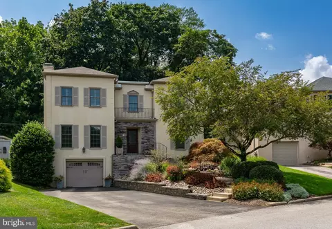 20 Hansen Ct, Narberth, PA 19072 photo 2