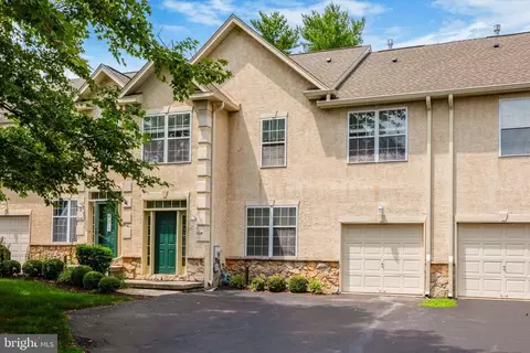 114 Hampton Green Dr, North Wales, PA 19454