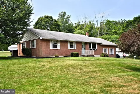 919 Summit Ave, Schwenksville, PA 19473