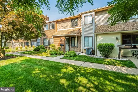 22 Fitzwatertown Rd UNIT A-10, Willow Grove, PA 19090