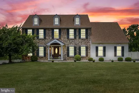 138 Meadowland Dr, Collegeville, PA 19426