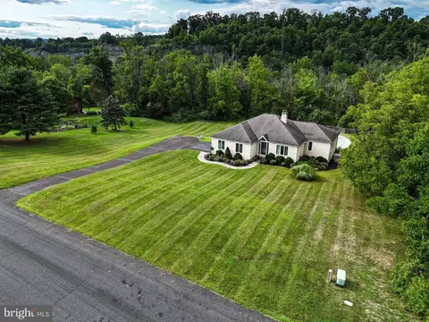 2720 Unami Cir, Harleysville, PA 19438