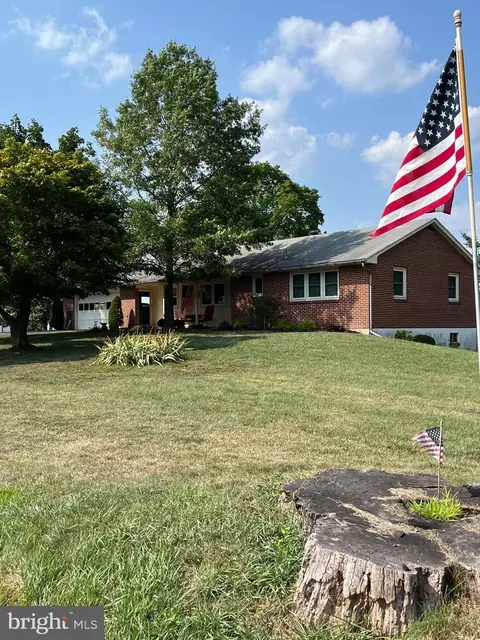2194 Buck Rd, Green Lane, PA 18054