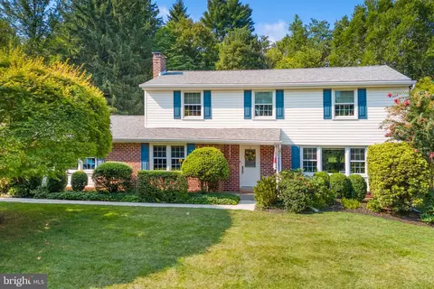 8502 Elliston Dr, Wyndmoor, PA 19038
