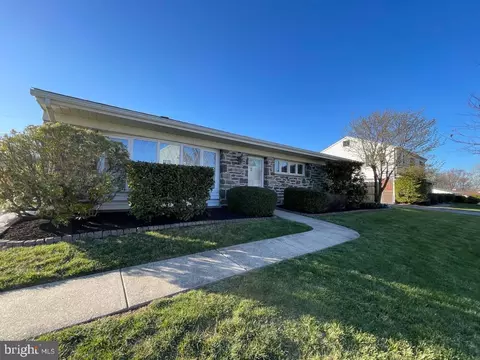 635 School Line Dr, King Of Prussia, PA 19406