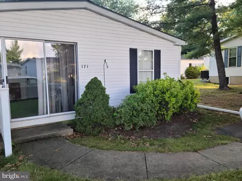 171 Deerfield Dr, Souderton, PA 18964