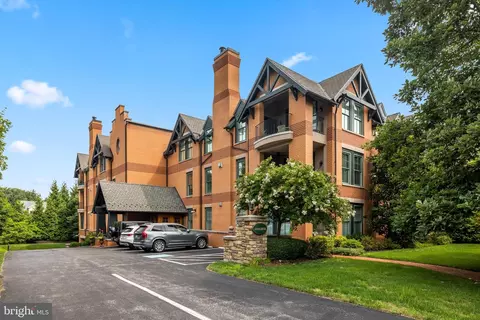 115 E Montgomery Ave #2-B, Ardmore, PA 19003