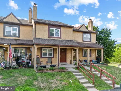 2607 Walnut Ridge Est, Pottstown, PA 19464