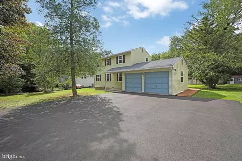 18 Meetinghouse Rd, Hatboro, PA 19040