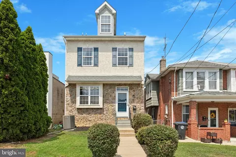 922 Maple St, Conshohocken, PA 19428