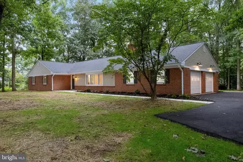392 Oak Dr, Harleysville, PA 19438