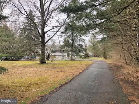 30 2nd St, Schwenksville, PA 19473
