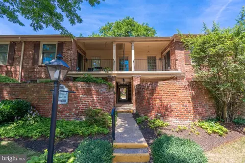 127 Culpepper Dr #L 13F, Blue Bell, PA 19422