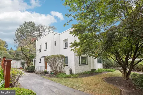 425 Grove Pl, Narberth, PA 19072 photo 2