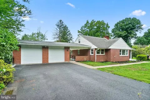 221 E Mount Kirk Ave, Eagleville, PA 19403