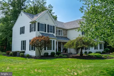 101 Davis Dr, North Wales, PA 19454