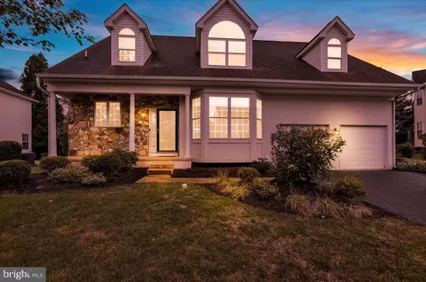 847 Mountain Top Dr, Collegeville, PA 19426