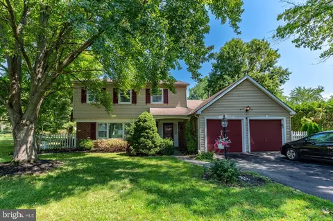 902 Capitol Rd, Norristown, PA 19403