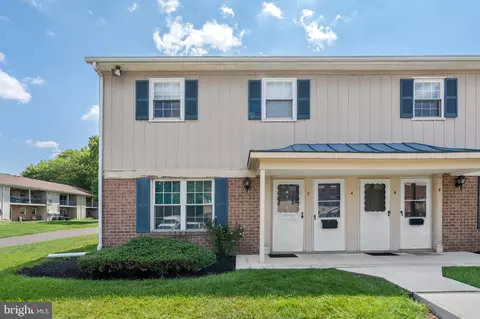 2 Kearney Dr, North Wales, PA 19454
