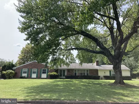 824 Juniper Dr, Lafayette Hill, PA 19444