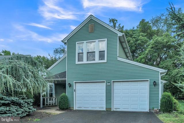 30 Pebble Dr, Horsham, PA 19044