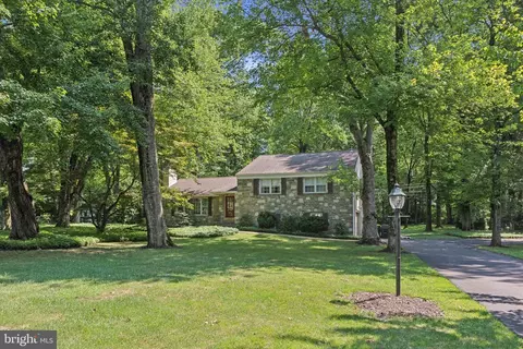 2825 Lundy Ln, Huntingdon Valley, PA 19006