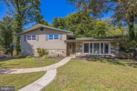 1022 Irvin Rd, Huntingdon Valley, PA 19006