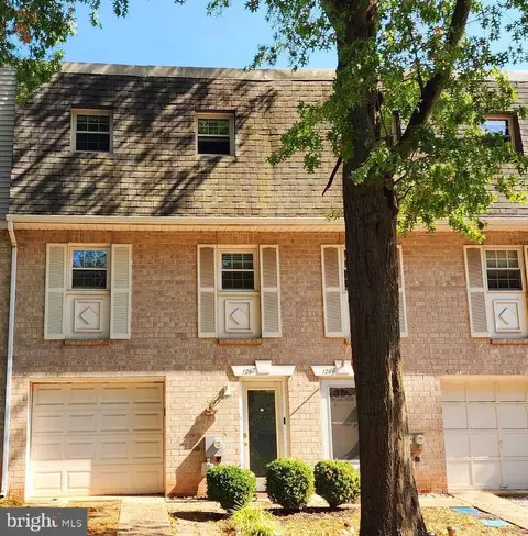 1267 Village Ln, Pottstown, PA 19464