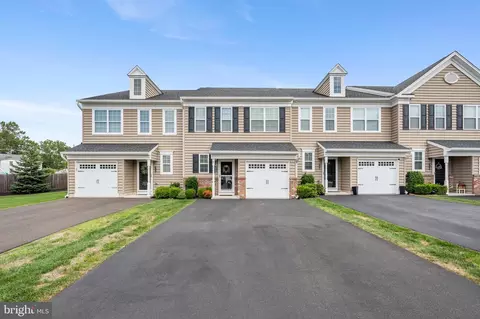 314 W Hamlin Ave, Telford, PA 18969