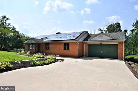 219 E Mount Kirk Ave, Eagleville, PA 19403