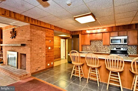 Kitchen - 219 E Mount Kirk Ave, Eagleville, PA 19403 photo 9 of 11