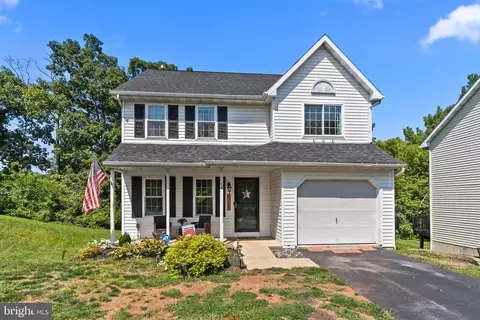 48 Blackberry Dr, Pottstown, PA 19464