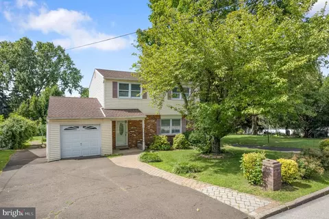 324 Manor Rd, Hatboro, PA 19040