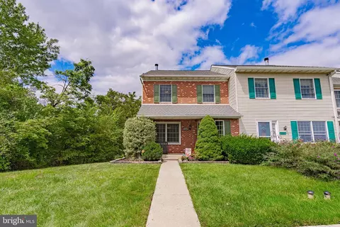 1203 Pine Ridge Dr, Perkiomenville, PA 18074