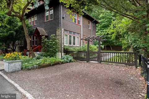 12 Greenwood Pl, Wyncote, PA 19095