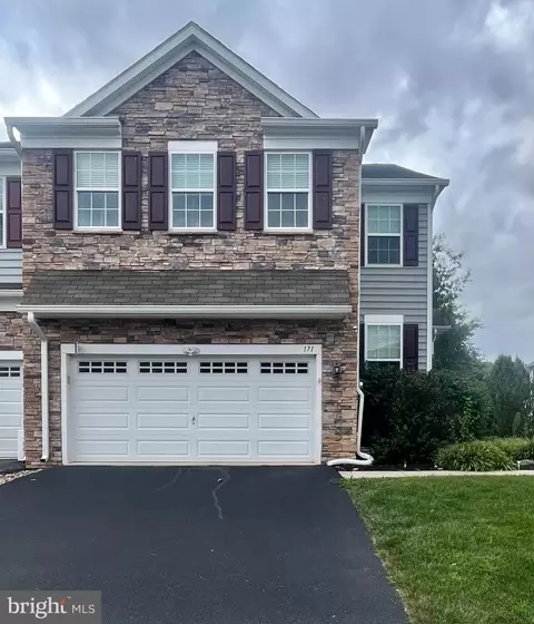 171 N Fairfield Cir, Royersford, PA 19468