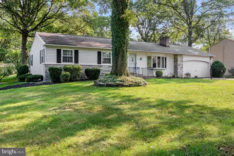 131 Heartwood Dr, Lansdale, PA 19446