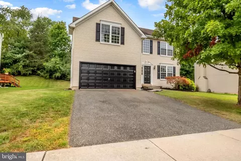 1013 Fallbrook Ln, Pottstown, PA 19464