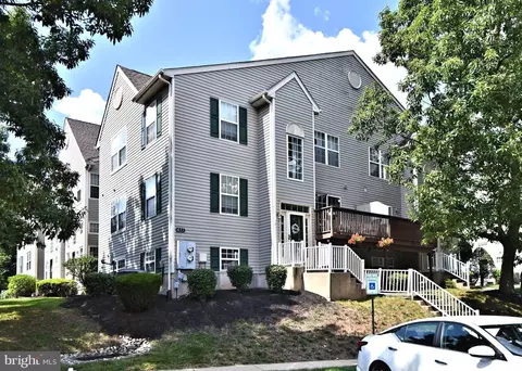 633 Muhlenberg Dr, Collegeville, PA 19426