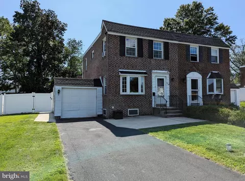 1040 Birch St, Lansdale, PA 19446