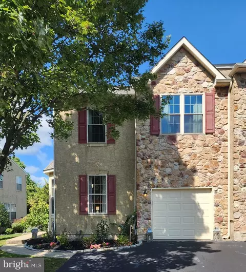 38 Chadwick Cir, Norristown, PA 19403