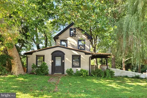 224 Orchard Ln, Norristown, PA 19401