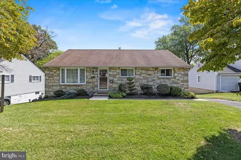 501 Greenhill Rd, Willow Grove, PA 19090