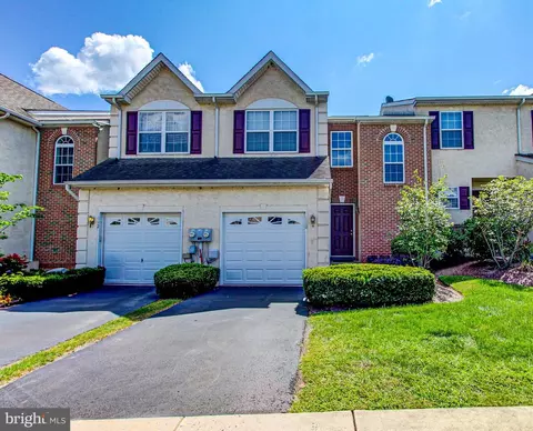 110 Hillcourt Dr, Red Hill, PA 18076