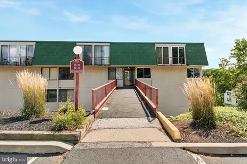 2122 Forest Ln #D2, Schwenksville, PA 19473