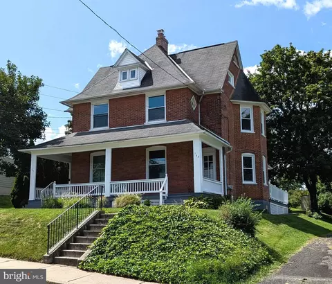 151-153 Second St, Schwenksville, PA 19473