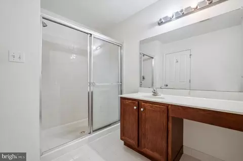 Bath - 41 Old Cedarbrook Rd, Wyncote, PA 19095 photo 1 of 2