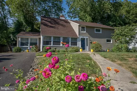 8631 Patton Rd, Glenside, PA 19038